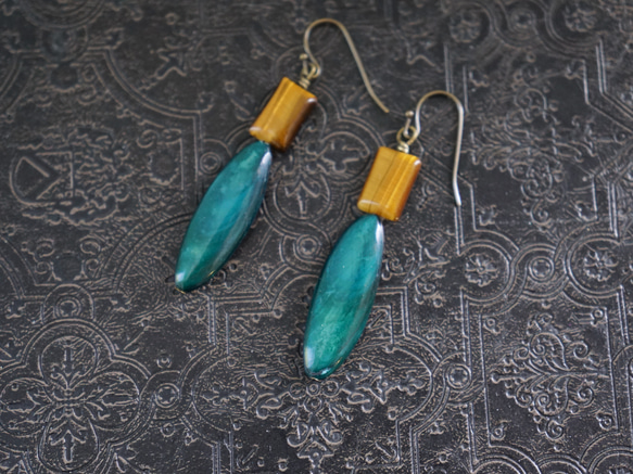 【10月誕生石】タイガーアイとマーキス型シェルのピアス　※イヤリング・イヤーカフに変更可 2枚目の画像