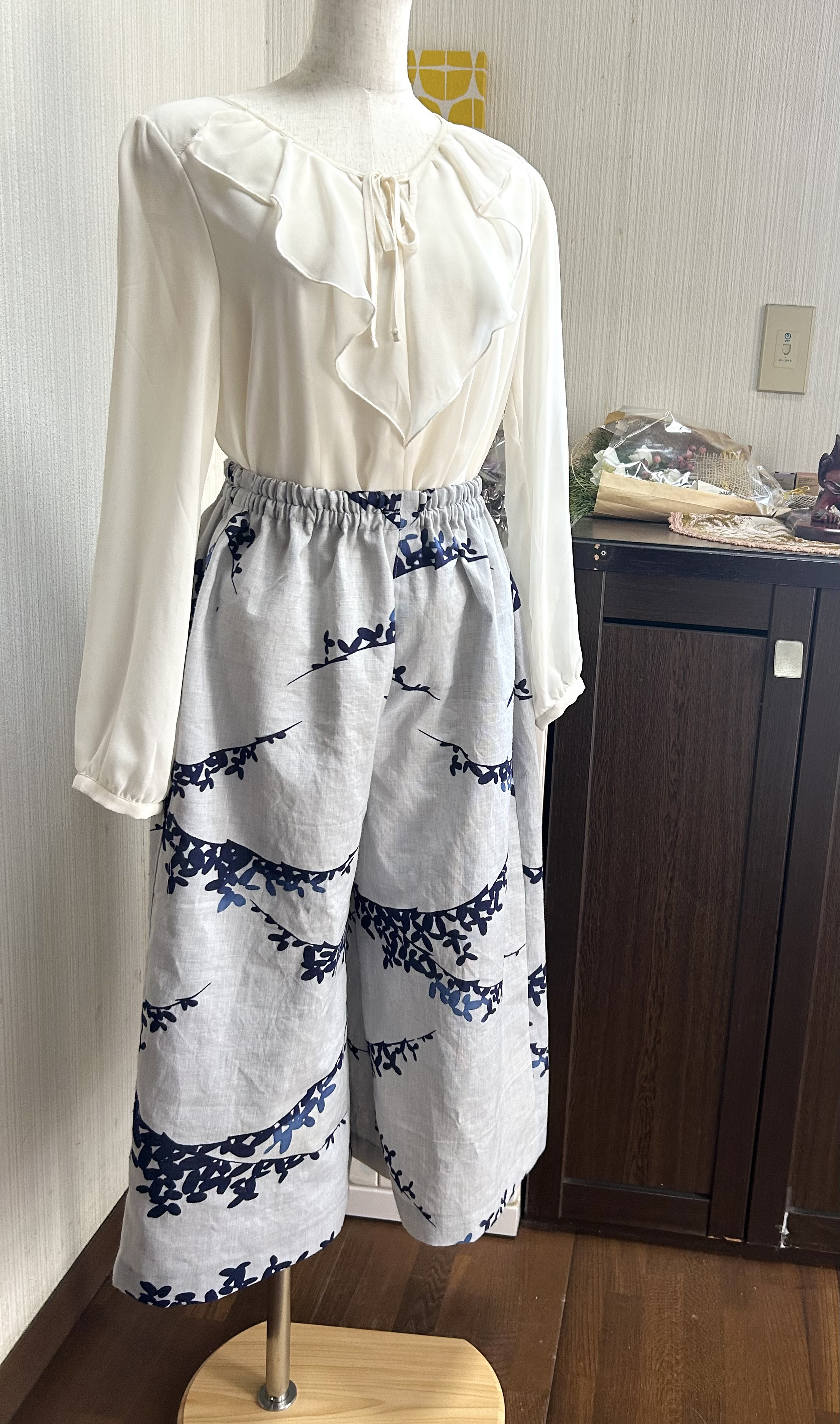 綿　苧麻　ワイドパンツ　ライトグレー　草花柄　反物　着物リメイク　からむし織り　ハンドメイド　349