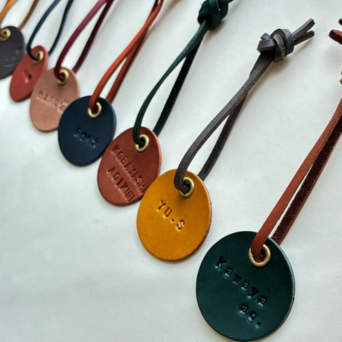 刻印無料•国産革』10色100通りまんまるレザータグ•キーホルダー