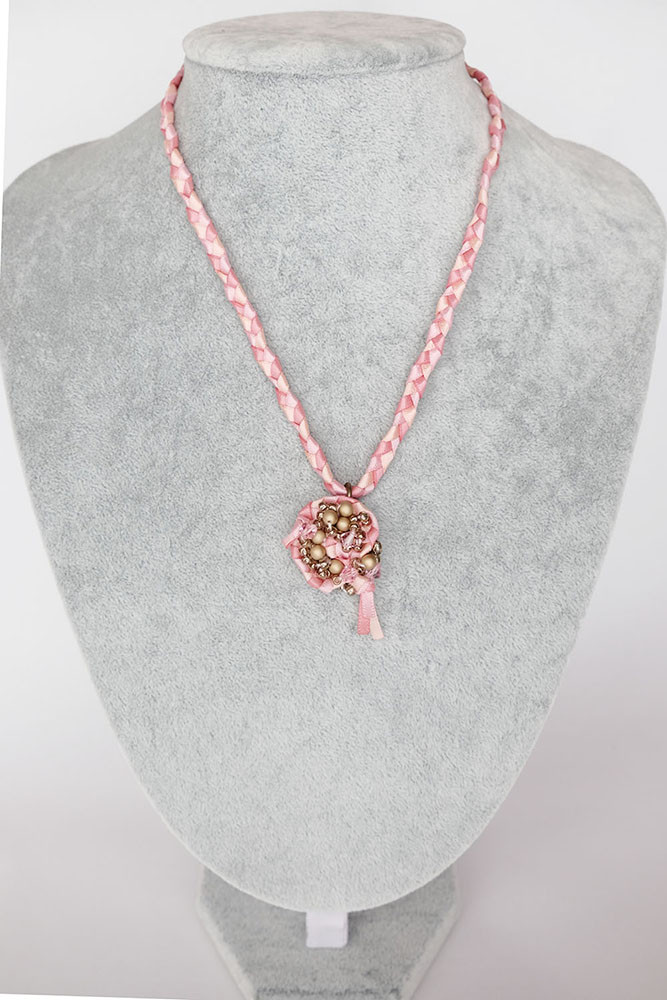 紅女　joncher　ビーズリボンペンダント（ピンク）