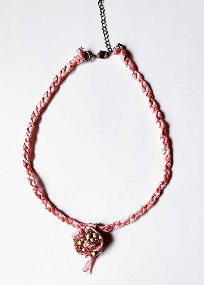 紅女　joncher　ビーズリボンペンダント（ピンク）