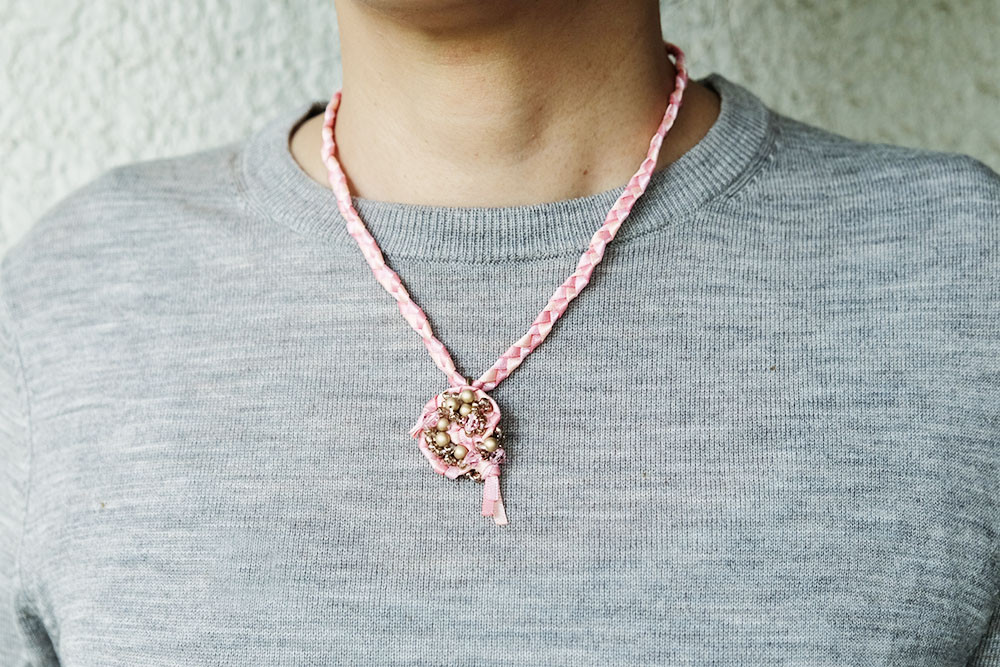 紅女　joncher　ビーズリボンペンダント（ピンク）