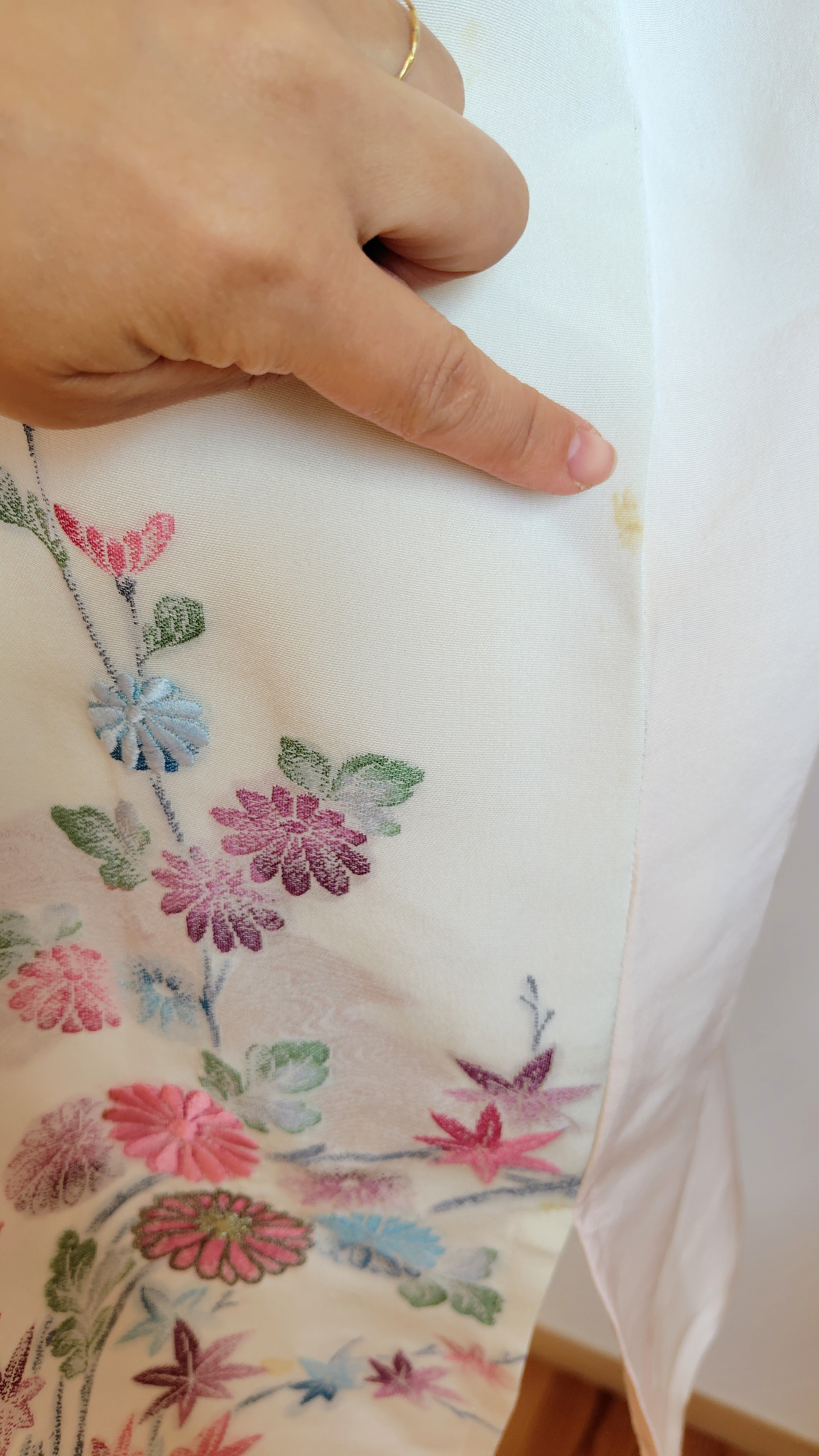 花模様のシルクのチュニック＊着物リメイ  Floral silk tunic *Kimono remake
