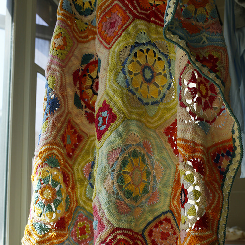 手編みクロシェ かぎ針 ハンドニット ブランケット｜北欧風 パッチ