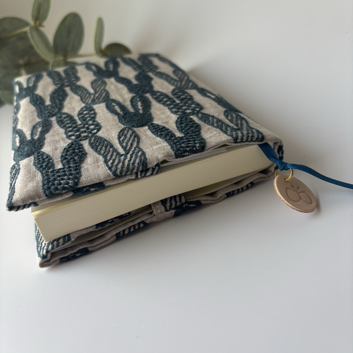 文庫本】ブックカバー ミナペルホネン pomppia ブックカバー テイク