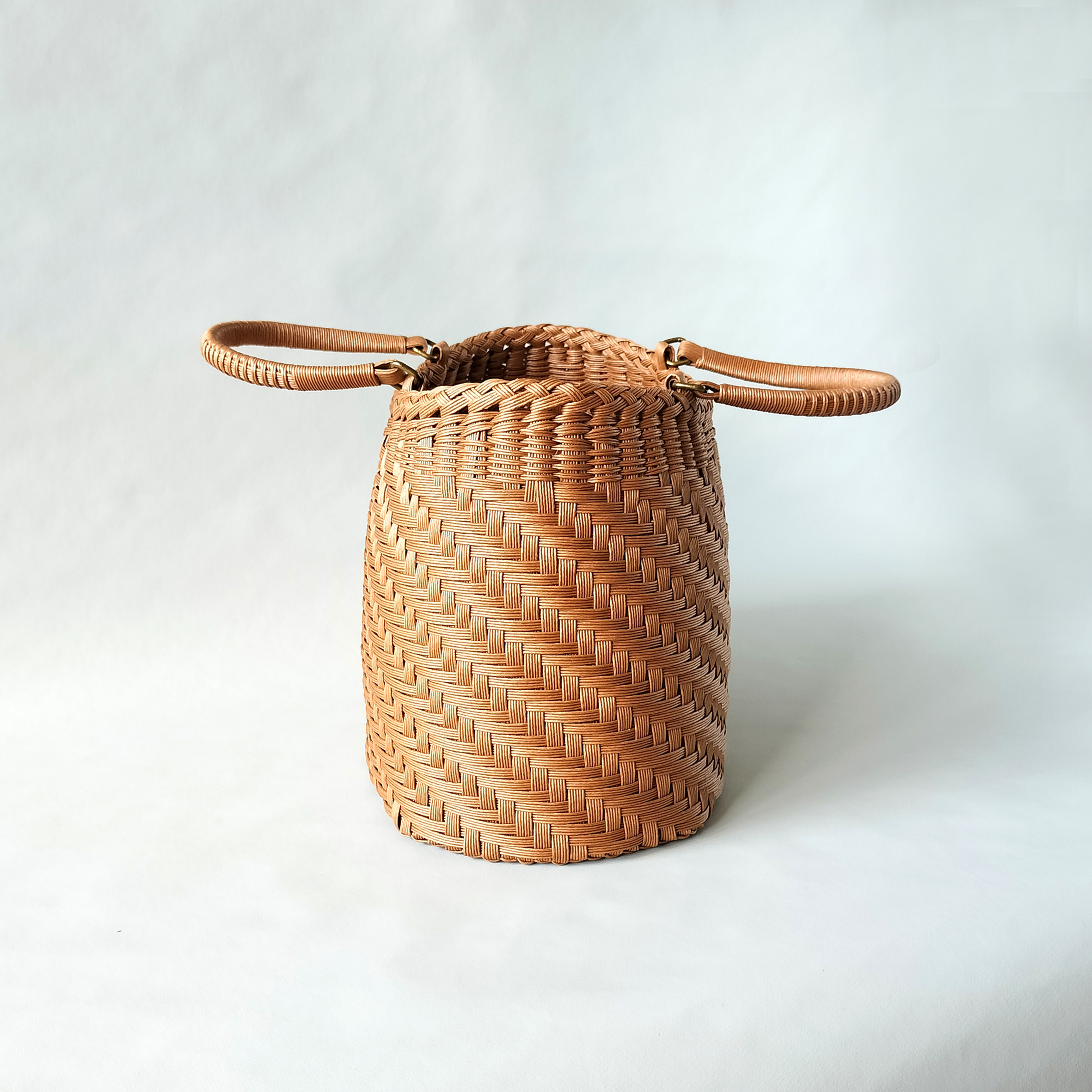 季節問わず楽しめる♪山葡萄風かごバッグ（コンパクトB5サイズ）