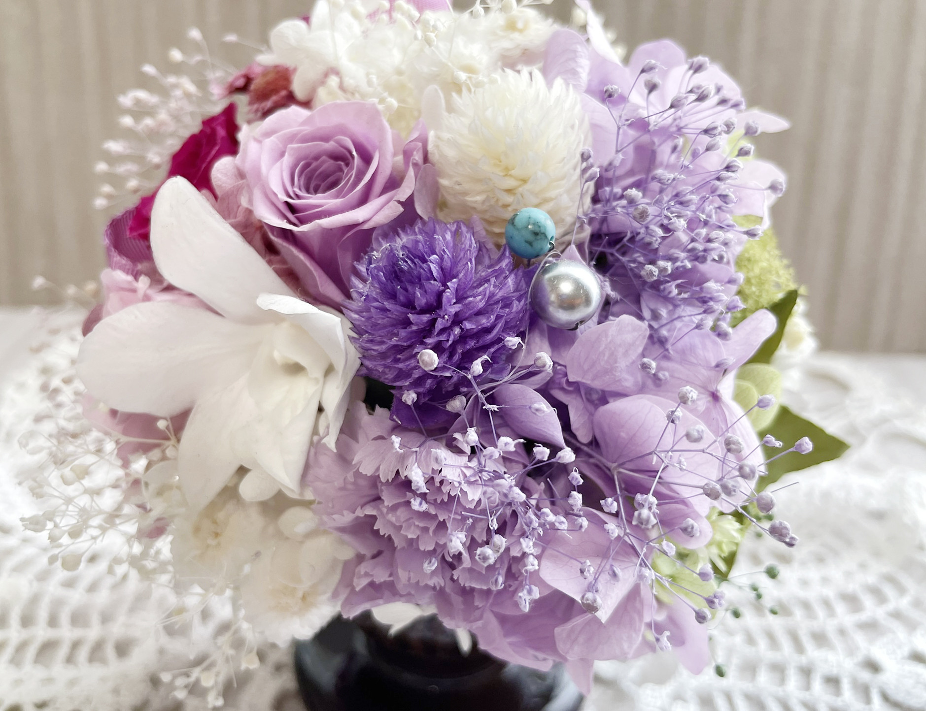 上品で優しい色味のプリザーブドフラワー　インテリアにもお供えのお花として大切な方へのプレゼントにも最適