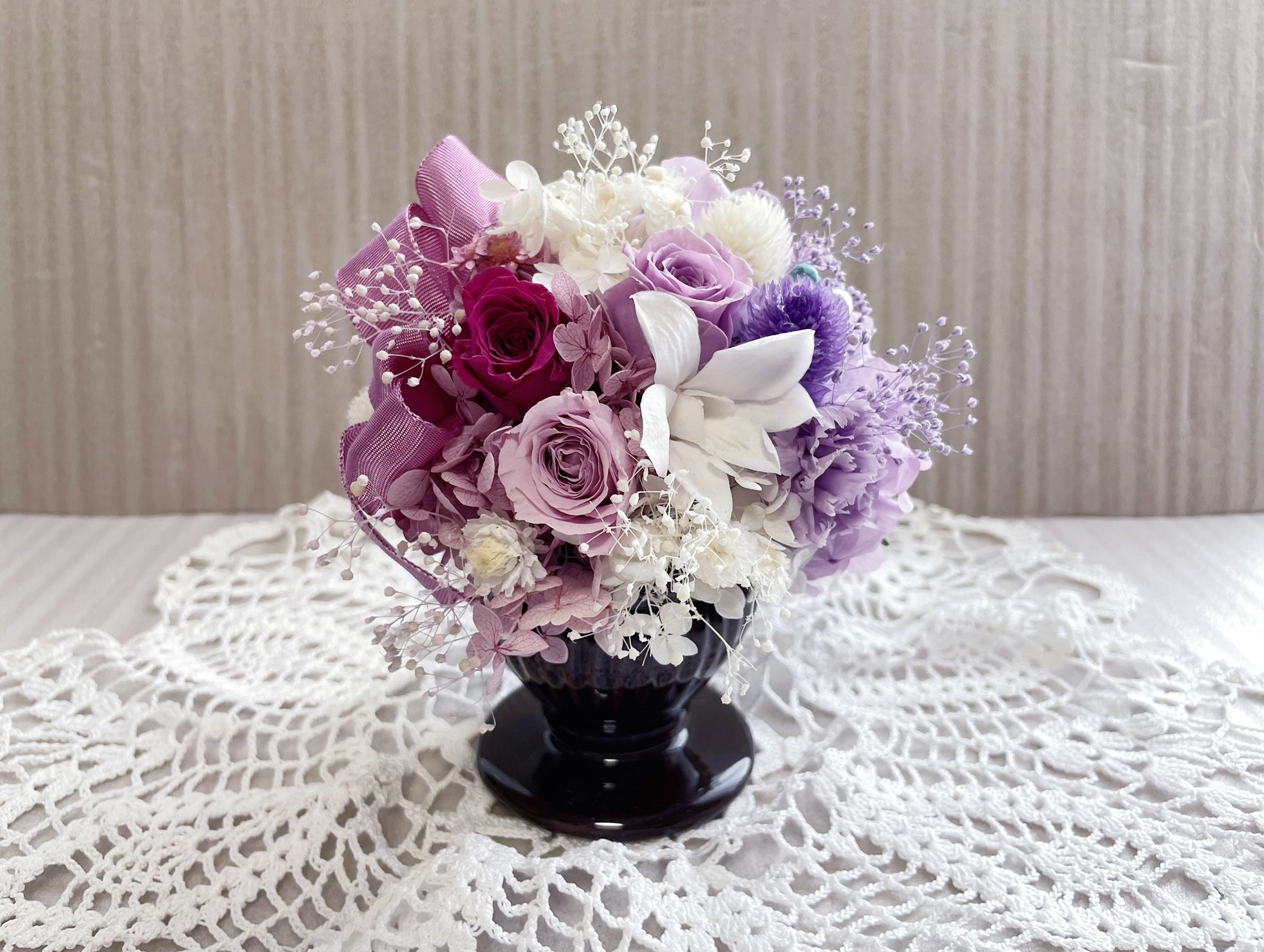 上品で優しい色味のプリザーブドフラワー　インテリアにもお供えのお花として大切な方へのプレゼントにも最適