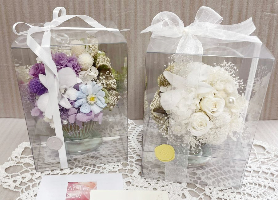 上品で優しい色味のプリザーブドフラワー　インテリアにもお供えのお花として大切な方へのプレゼントにも最適