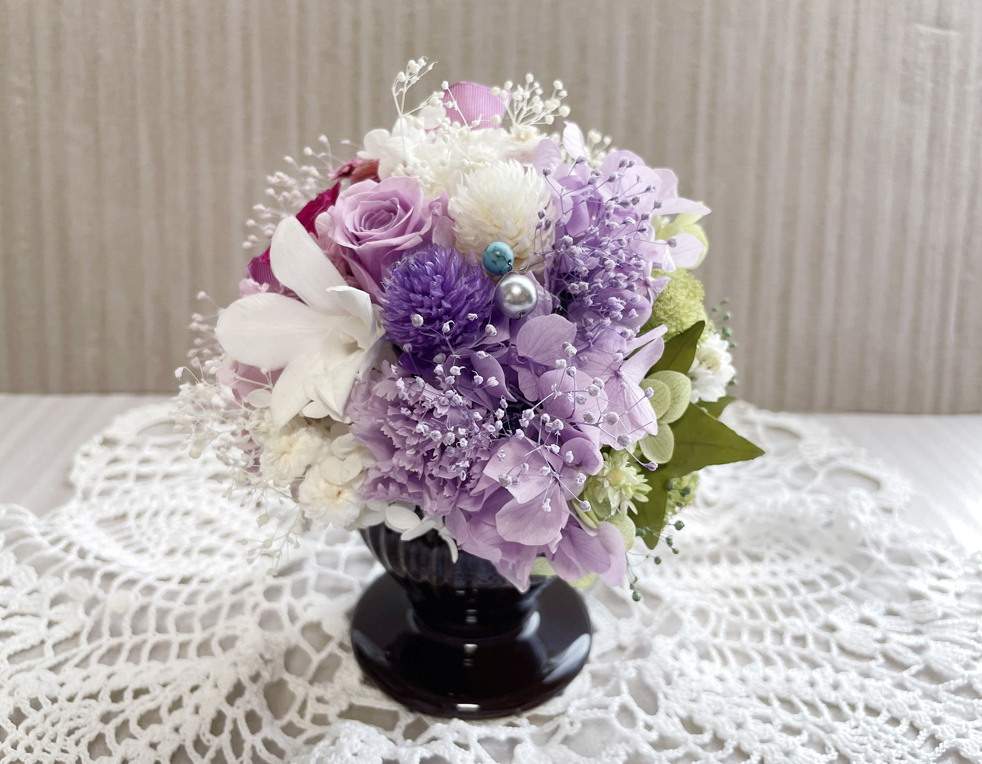 上品で優しい色味のプリザーブドフラワー　インテリアにもお供えのお花として大切な方へのプレゼントにも最適