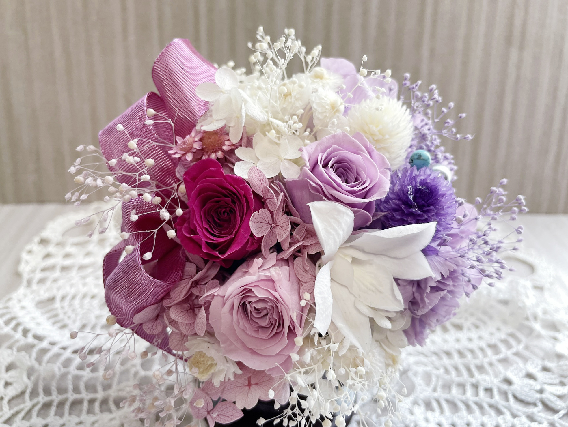 上品で優しい色味のプリザーブドフラワー　インテリアにもお供えのお花として大切な方へのプレゼントにも最適