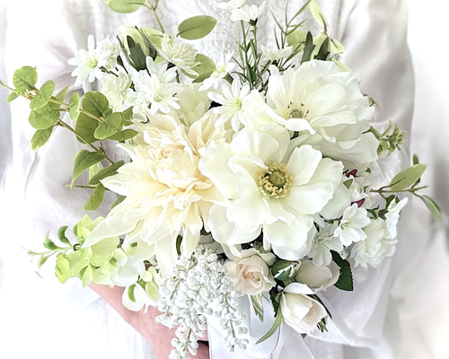 白・グリーンのナチュラルウェディングブーケ【アーティフィシャル