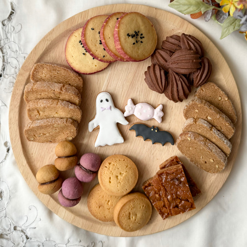 10/31以降の発送です！ハッピーハロウィン！】ハロウィンクッキー缶 11