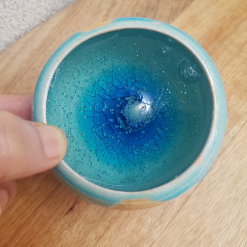 送料無料☆丸い陶器のジェルキャンドル【湧水の灯火】スタイリッシュ