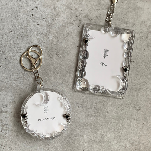 缶バッジ】バッジケースキーホルダー 『melt』black silver