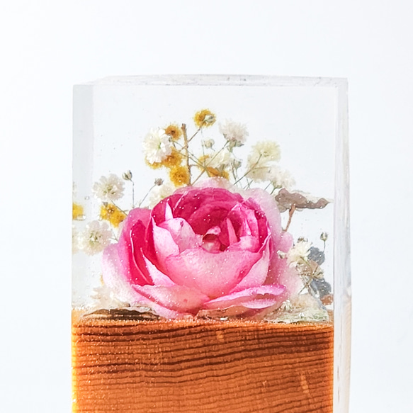 高級感ある木とレジンのバラフラワーオブジェ｜360度美しい手作りインテリアギフト 8枚目の画像