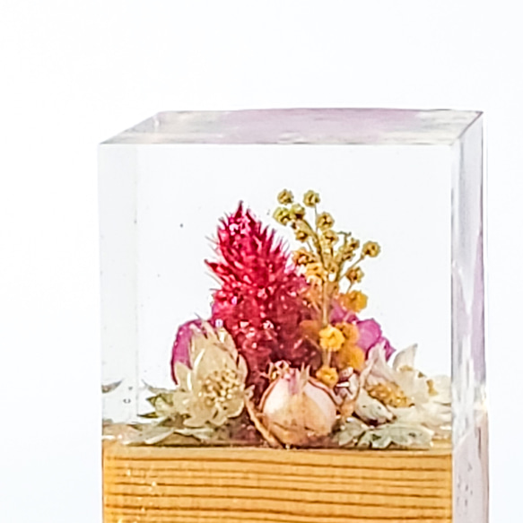 高級感ある木とレジンのバラフラワーオブジェ｜360度美しい手作りインテリアギフト 6枚目の画像