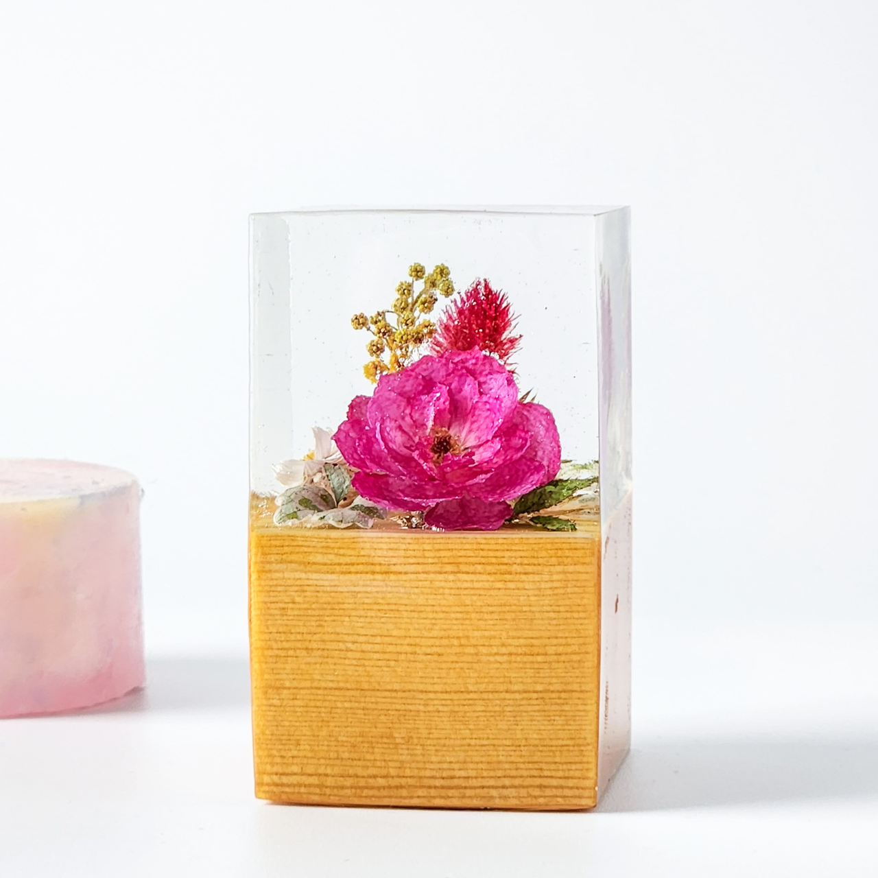 高級感ある木とレジンのバラフラワーオブジェ｜360度美しい手作りインテリアギフト