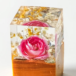 高級感ある木とレジンのバラフラワーオブジェ｜360度美しい手作りインテリアギフト 12枚目の画像