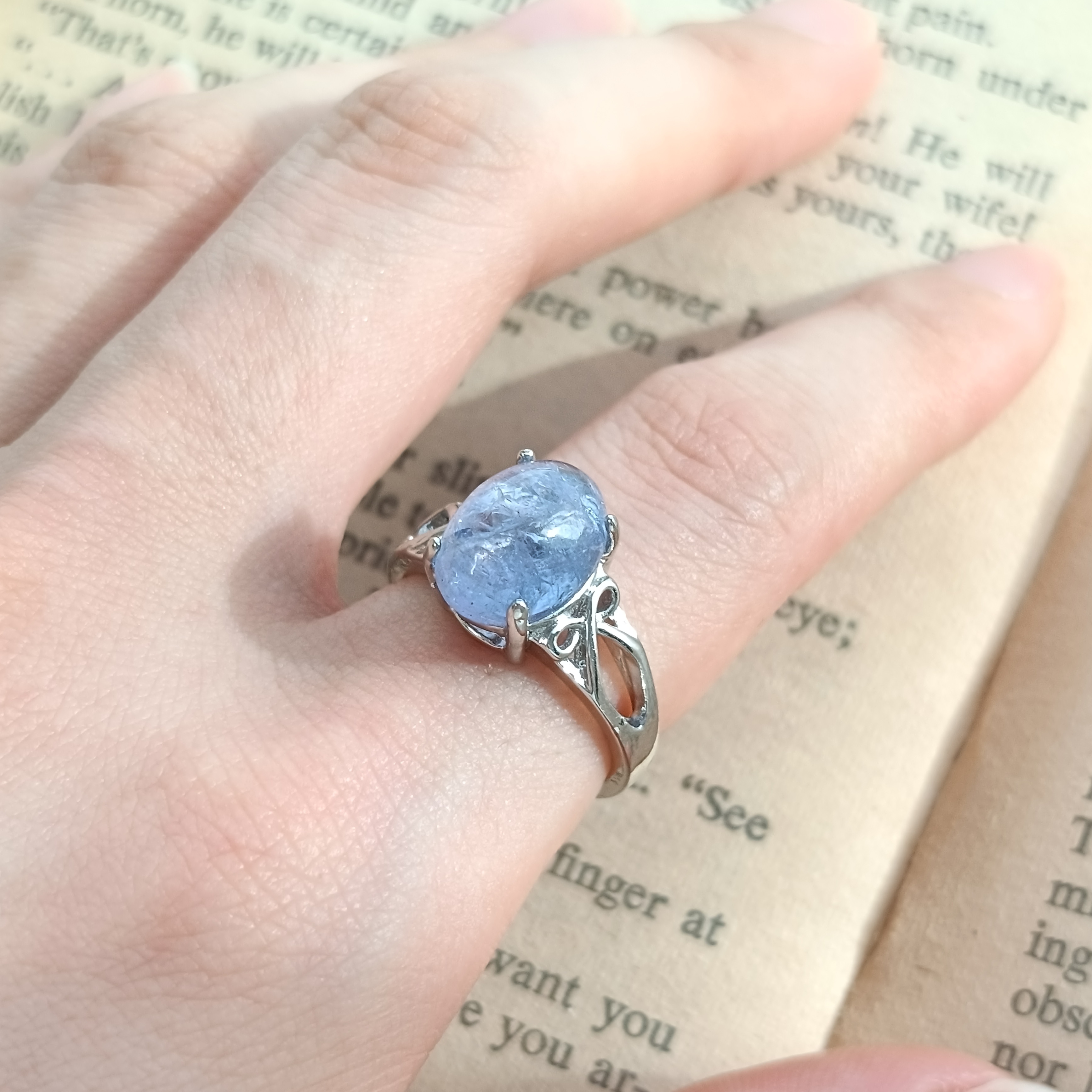 Souko-蒼湖- タンザナイトカボションリング　天然石　ゾイサイト　フリーサイズ　フリーリング　ブルー　雨　海　紫陽花 20,250円