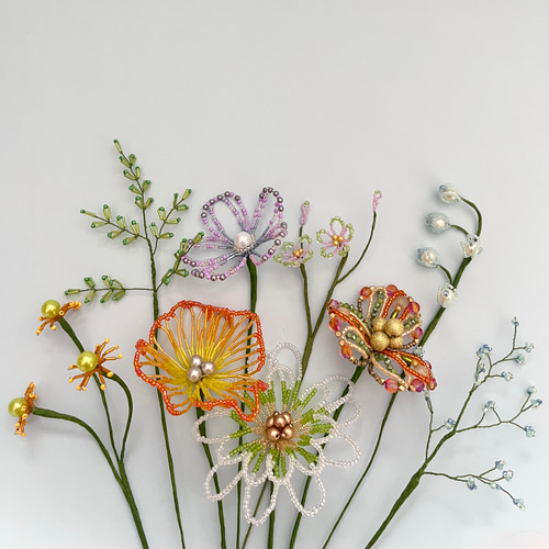 ビーズフラワー ブーケ（オレンジ／パープル／グリーン） アート