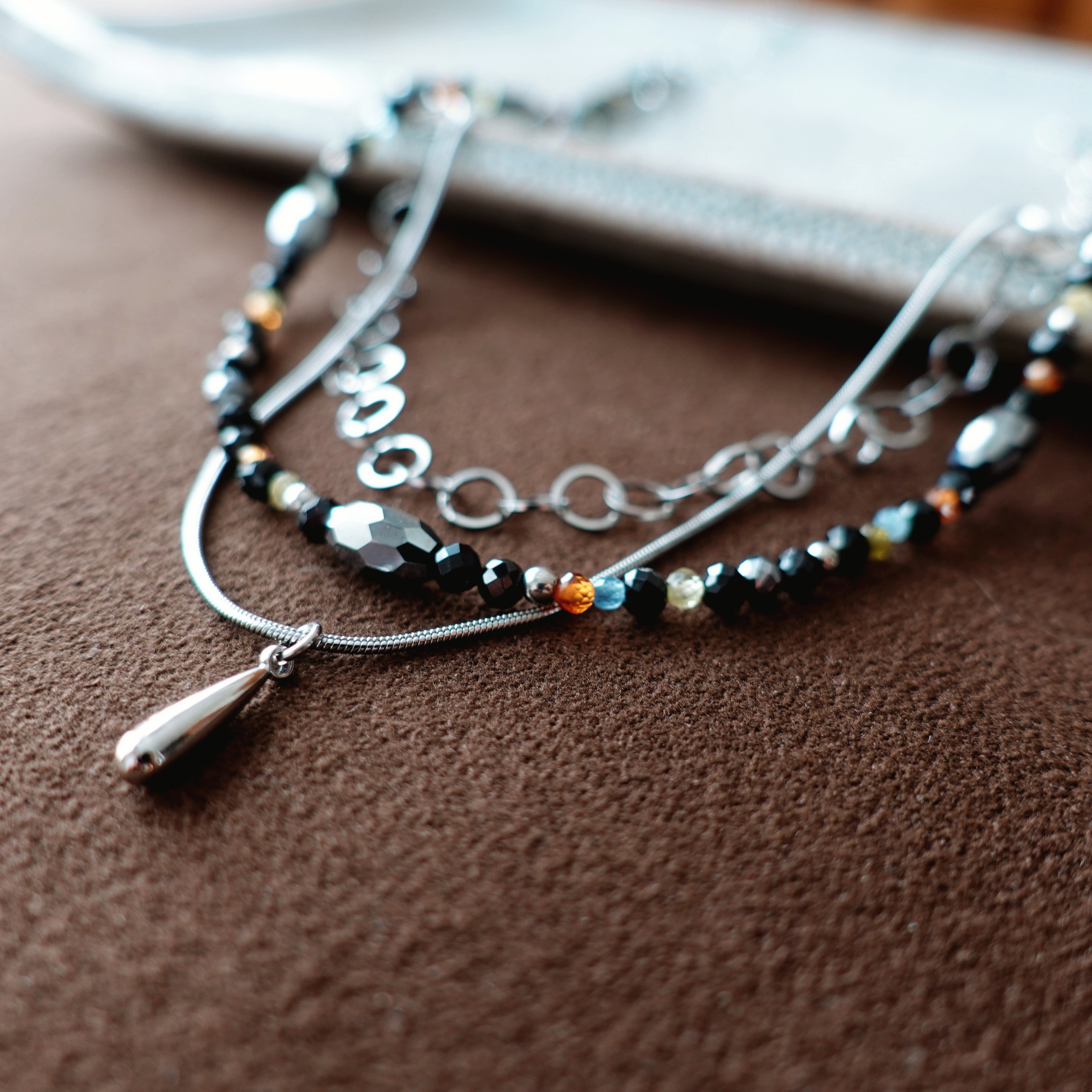 \新色シルバー登場/ 星降る夜のドロップネックレス シルバー ∕ レイヤード 重ねづけ サージカルステンレス 雫 秋色