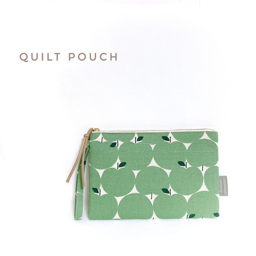 青りんご キルト入り フラットポーチ 18cm ＊おくすり手帳 母子手帳