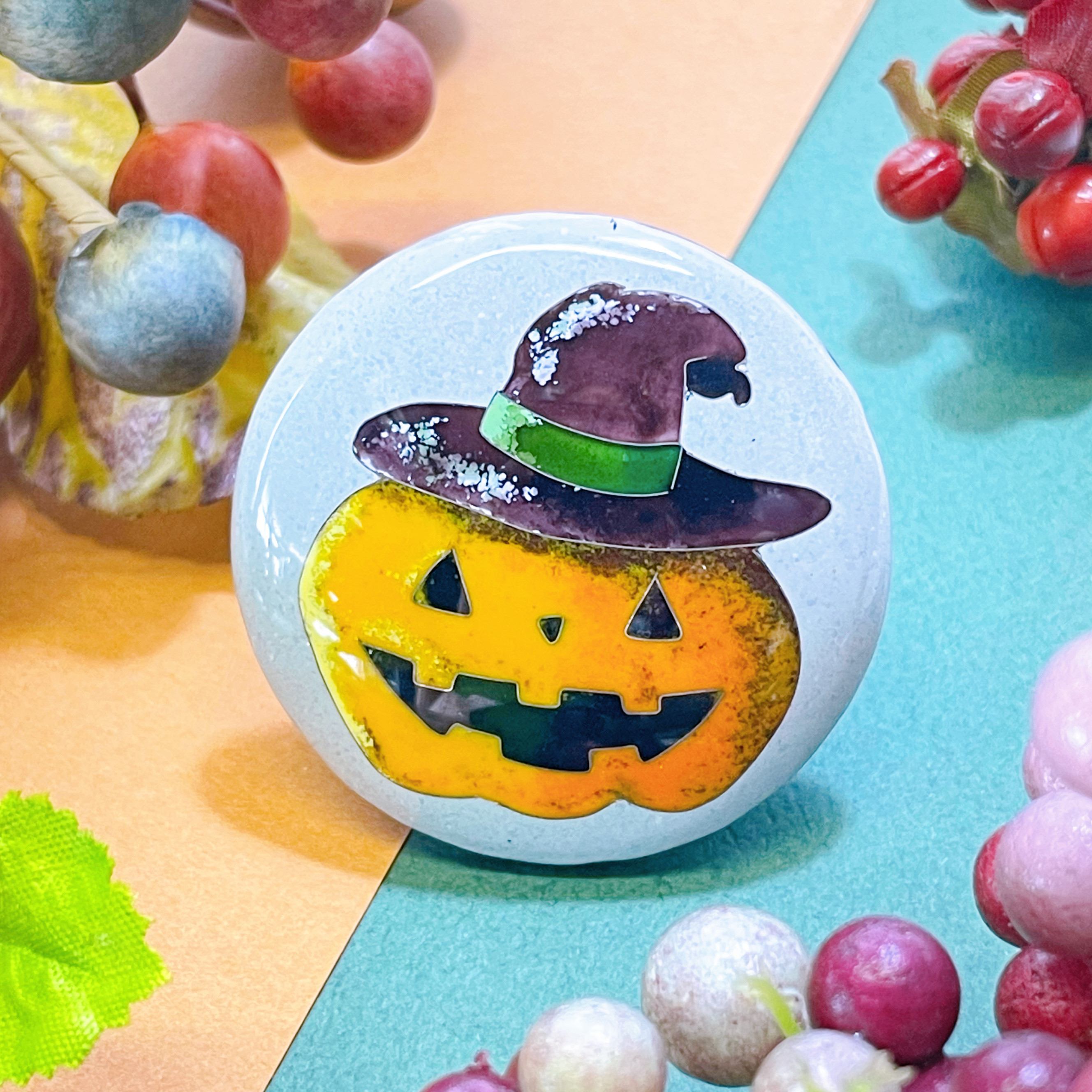 【銀の有線七宝】イタズラ好きのパンプキン•七宝焼帯留め（ブローチ金具に変更可）