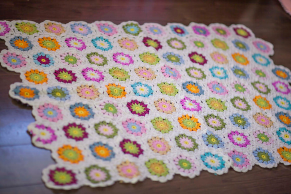 Creema限定】かぎ針編み お花モチーフ編み 膝掛け❁フルーツポンチ②