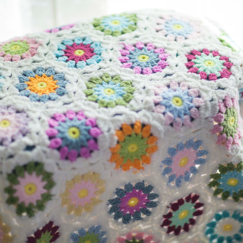 Creema限定】かぎ針編み お花モチーフ編み 膝掛け❁フルーツポンチ②