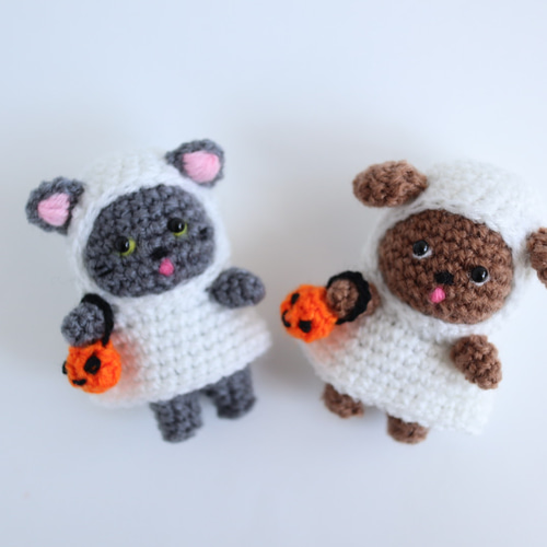 おばけハロウィンのネコちゃん チャーム あみぐるみ グレー猫