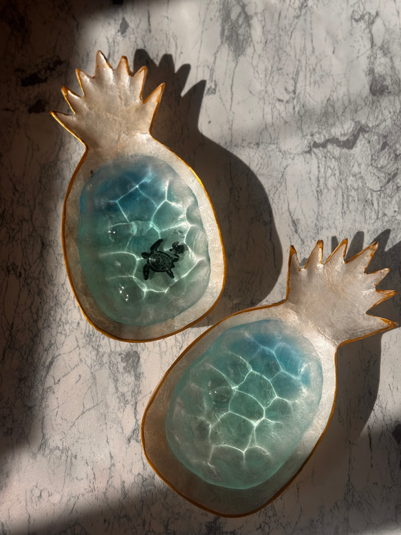 パイン型　海のお皿　ウミガメ封印タイプ　アクセサリートレー　 1枚目の画像