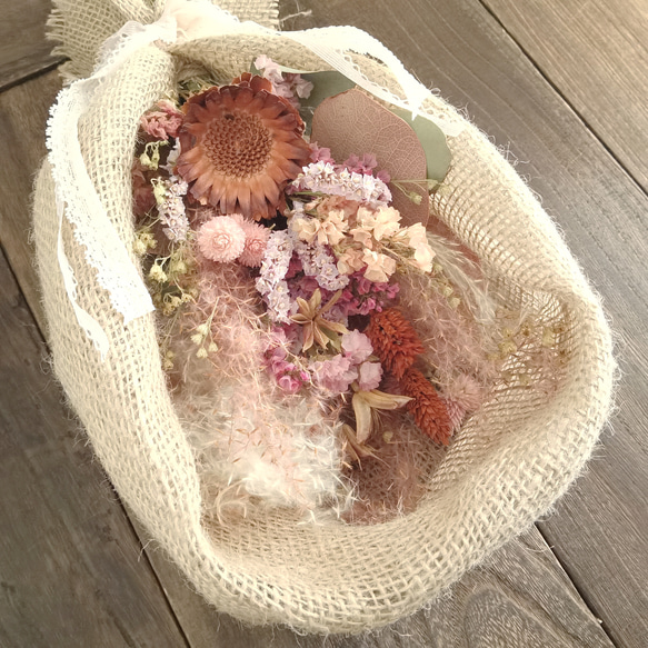 ススキを包んだ飛び散らないスワッグ　秋色ピンクベージュ 4枚目の画像