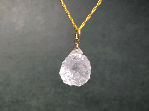 【天然石チャーム】クリスタル 14kgf　1個　ハンドメイド素材 2枚目の画像