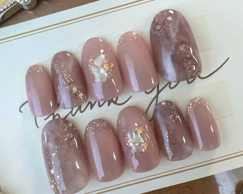 シンプル ニュアンスネイル シェル グレージュ 大人 ネイルチップ 秋