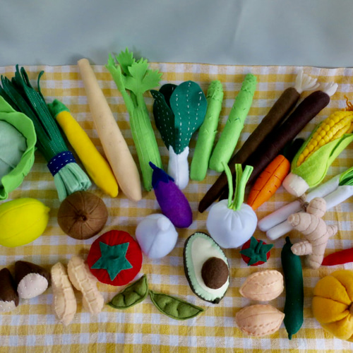 送料無料 北海道のフレッシュ野菜。フェルトままごとセットA おもちゃ