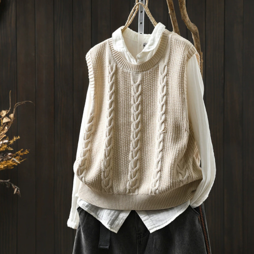 新品未使用eLLA クリーム色 ノースリーブベスト 新品未使用eLLA クリーム色 ノースリーブベスト