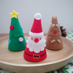 送料無料】 クリスマスツリー 雪だるま 敷物付き 羊毛フェルト 置物