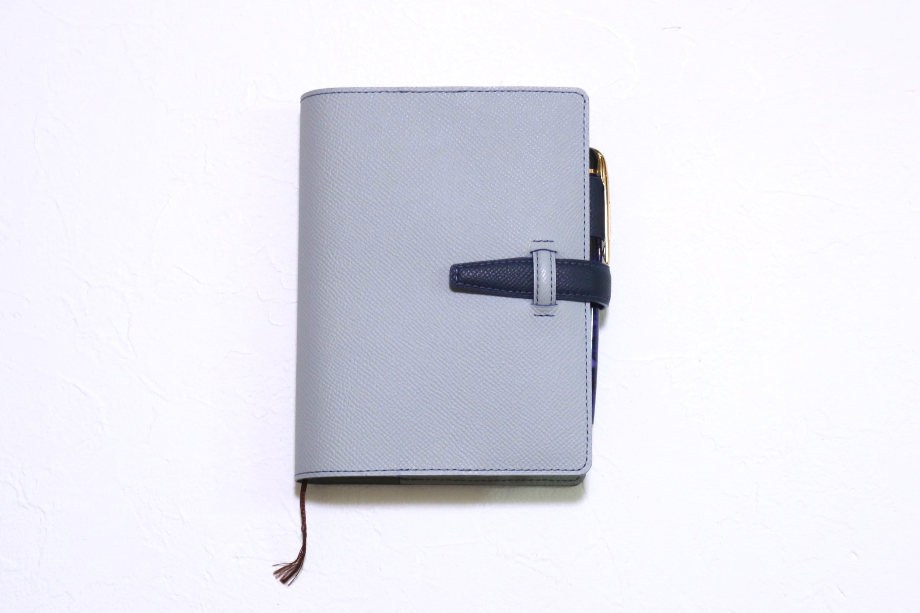 [フランス製高級皮革] 手帳カバー［ほぼ日5年手帳サイズ］T858　ライトグレー/ネイビー