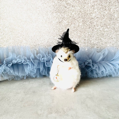 魔法使いのハリネズミ（帽子と魔法にかかったランタン付き）ハリネズミ