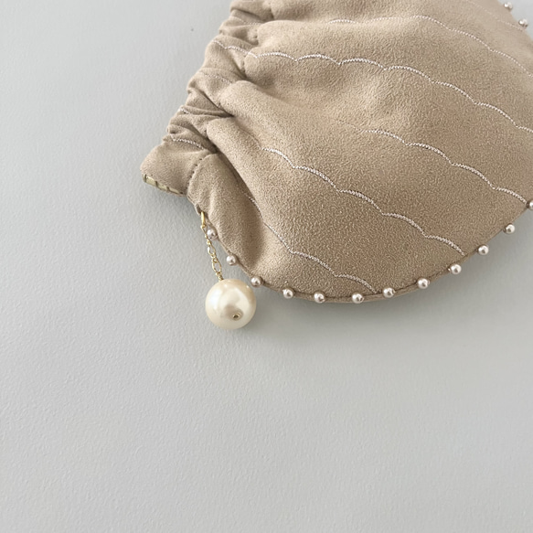 Creema限定[ 3type ] Amulette - 真珠貝 - ミニポーチ／スエード／セピアベージュ／バネポーチ 6枚目の画像