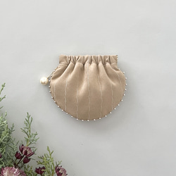 Creema限定[ 3type ] Amulette - 真珠貝 - ミニポーチ／スエード／セピアベージュ／バネポーチ 2枚目の画像