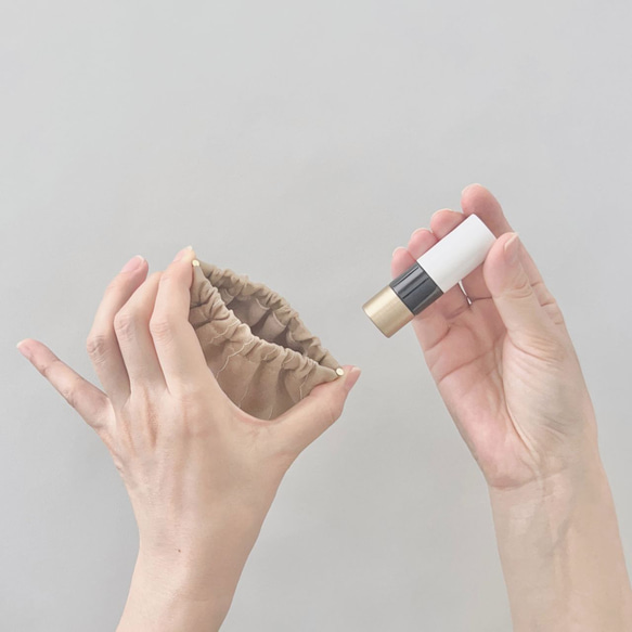 Creema限定[ 3type ] Amulette - 真珠貝 - ミニポーチ／スエード／セピアベージュ／バネポーチ 4枚目の画像