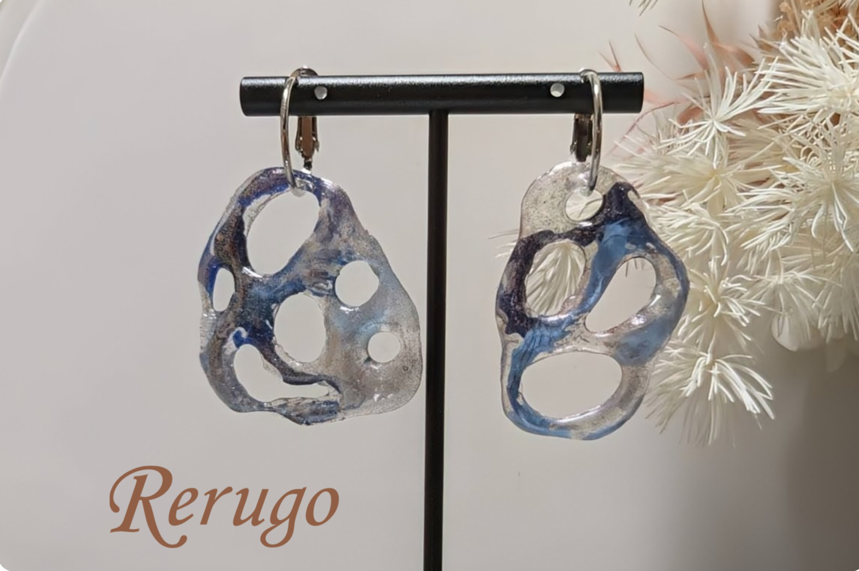シャボン玉　ピアス　レジン　ブルー×ネイビー×シルバー