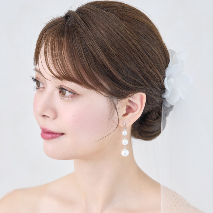 ME280 ブライダルイヤリング　お花　パール 花嫁イヤリング 結婚式　前撮り　ウェディングイヤリング 　ピアス
