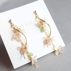 銀木犀　ウェーブ　ピアス・イヤリング　ディップフラワー 1枚目の画像