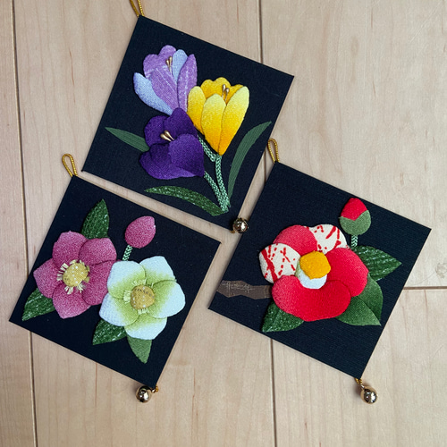 送料無料 押絵冬の花3連タペストリー その他インテリア雑貨
