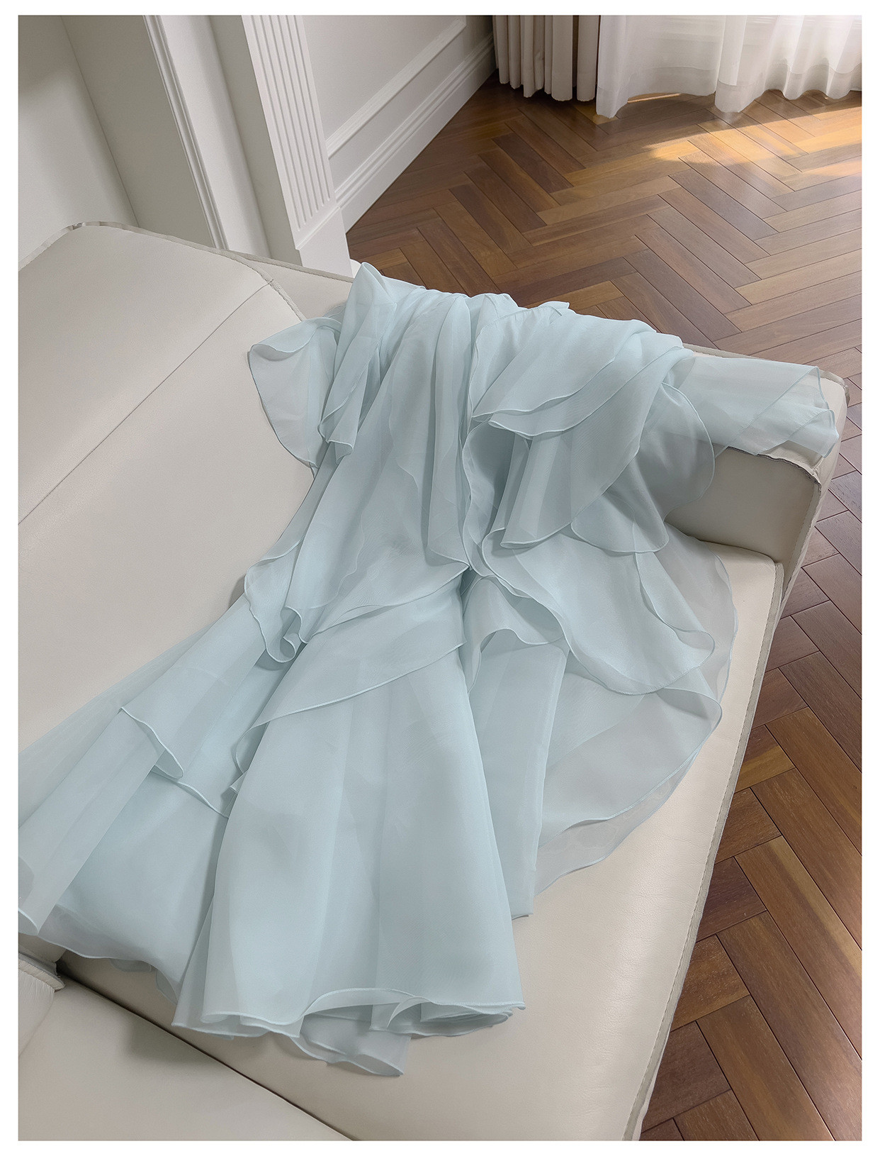 フリル 立体花 ウェディングドレス パーティー 青 旅行海辺 おしゃれ ロング ノースリーブ 韓国風 二次会 69404