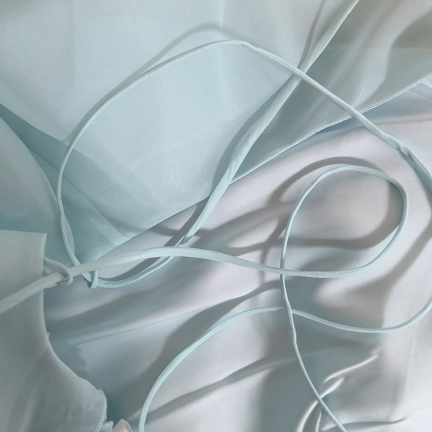 フリル 立体花 ウェディングドレス パーティー 青 旅行海辺 おしゃれ ロング ノースリーブ 韓国風 二次会 69404