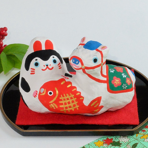 創作紙張り子「午」と「めでたいけん」の福招き 2026年干支飾り その他